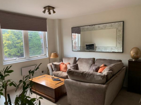 4 The Courtyard Central Windsor 2BR